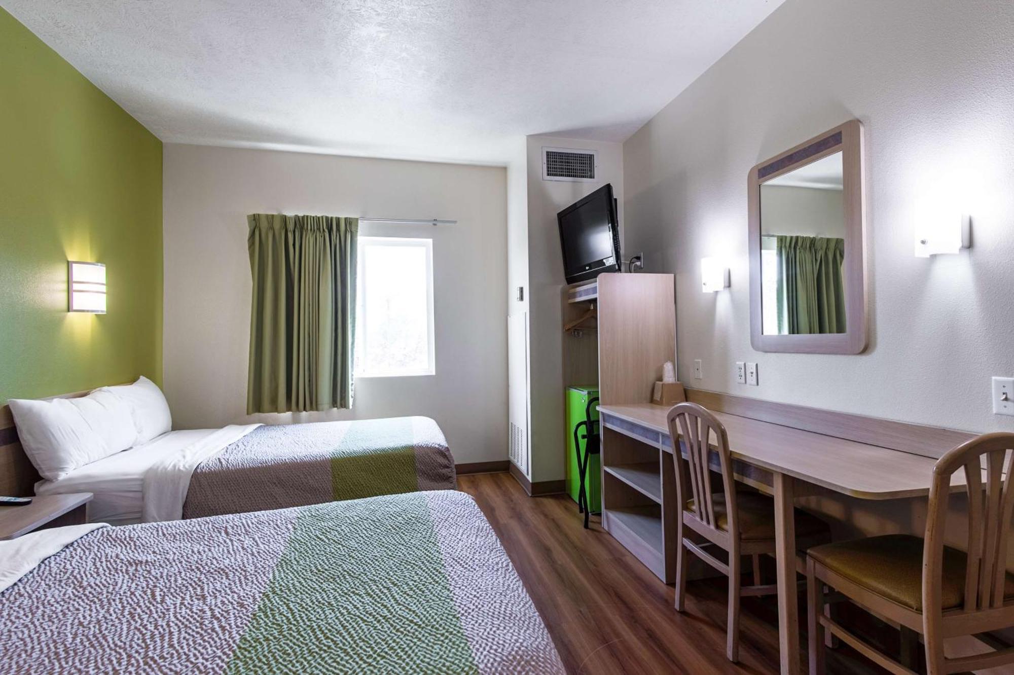 Quadruple Room - Non-Smoking