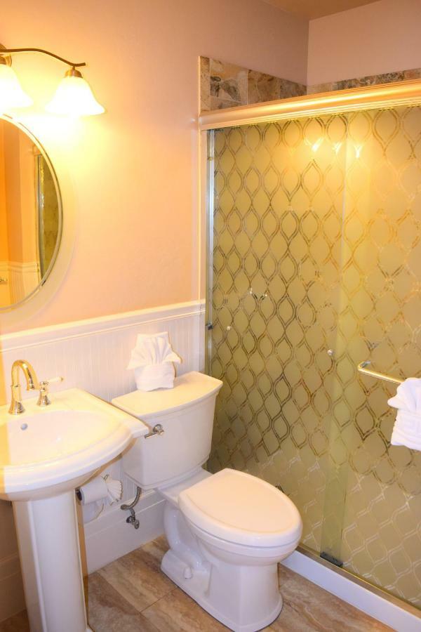 Standard Double Room,789219432:JPEG