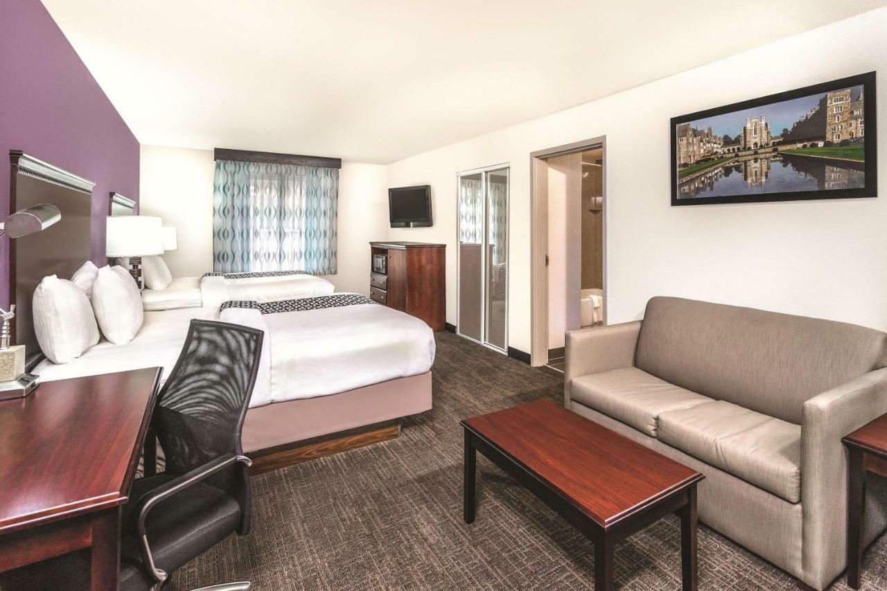 Studio Suite with Two Queen Beds - Non-Smoking