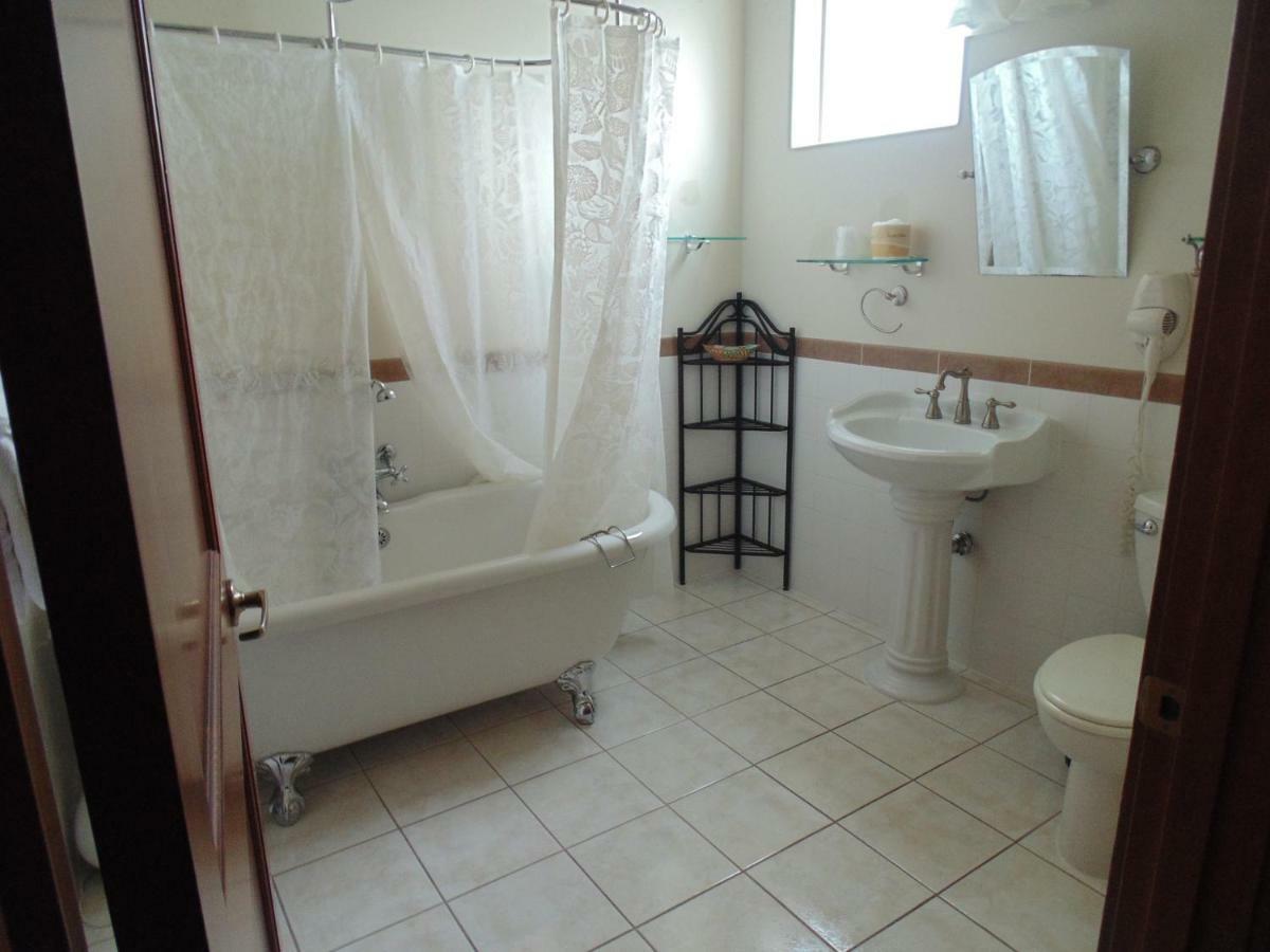 Cottage with Garden View,793375035:JPEG