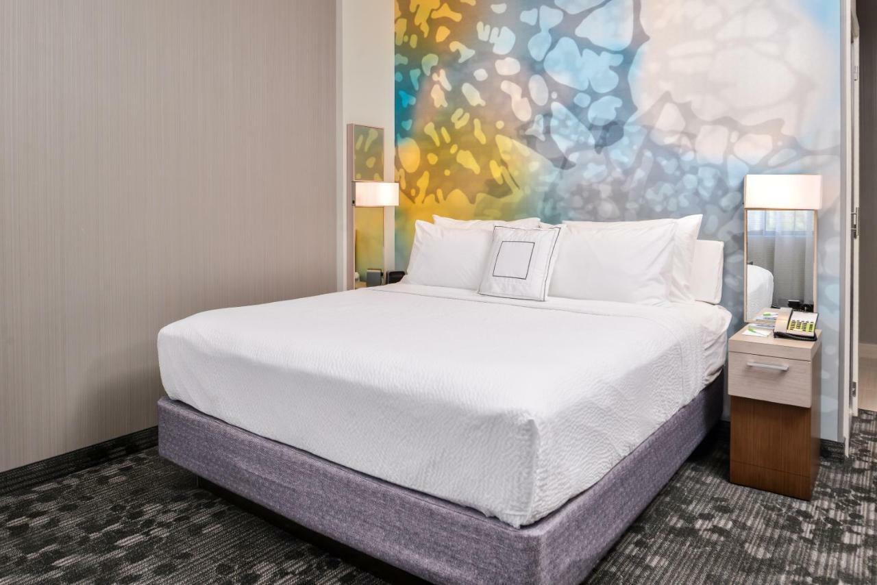 King Guest Room with Sofa Bed