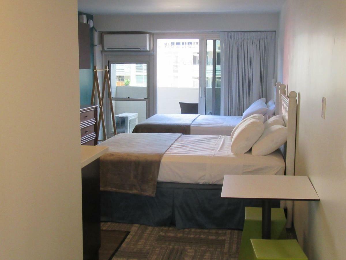 Standard 2 Queen Room