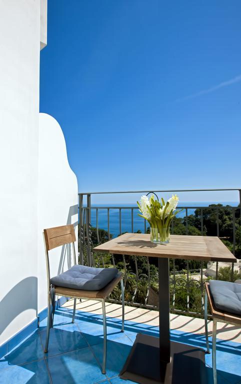 Deluxe Room Top Floor with Sea View balcony