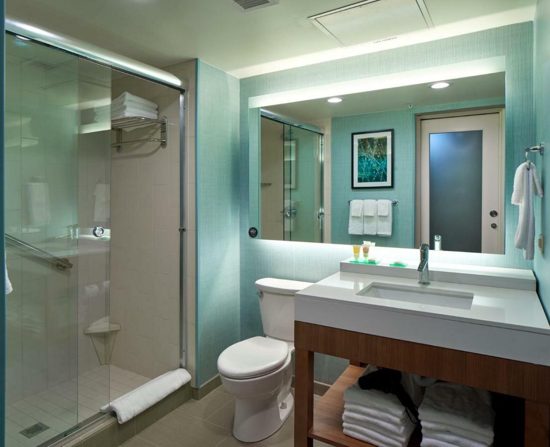 Queen Room with Two Queen Beds - Partial Ocean View
