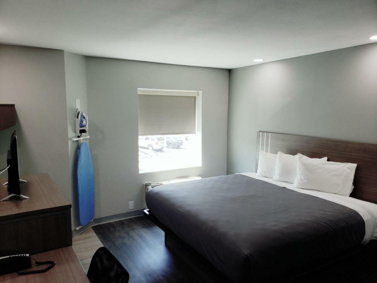 King Room - Non-Smoking