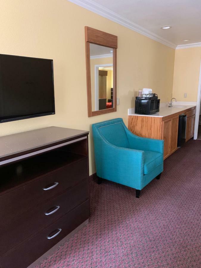 Deluxe Queen Room,800194221:JPEG