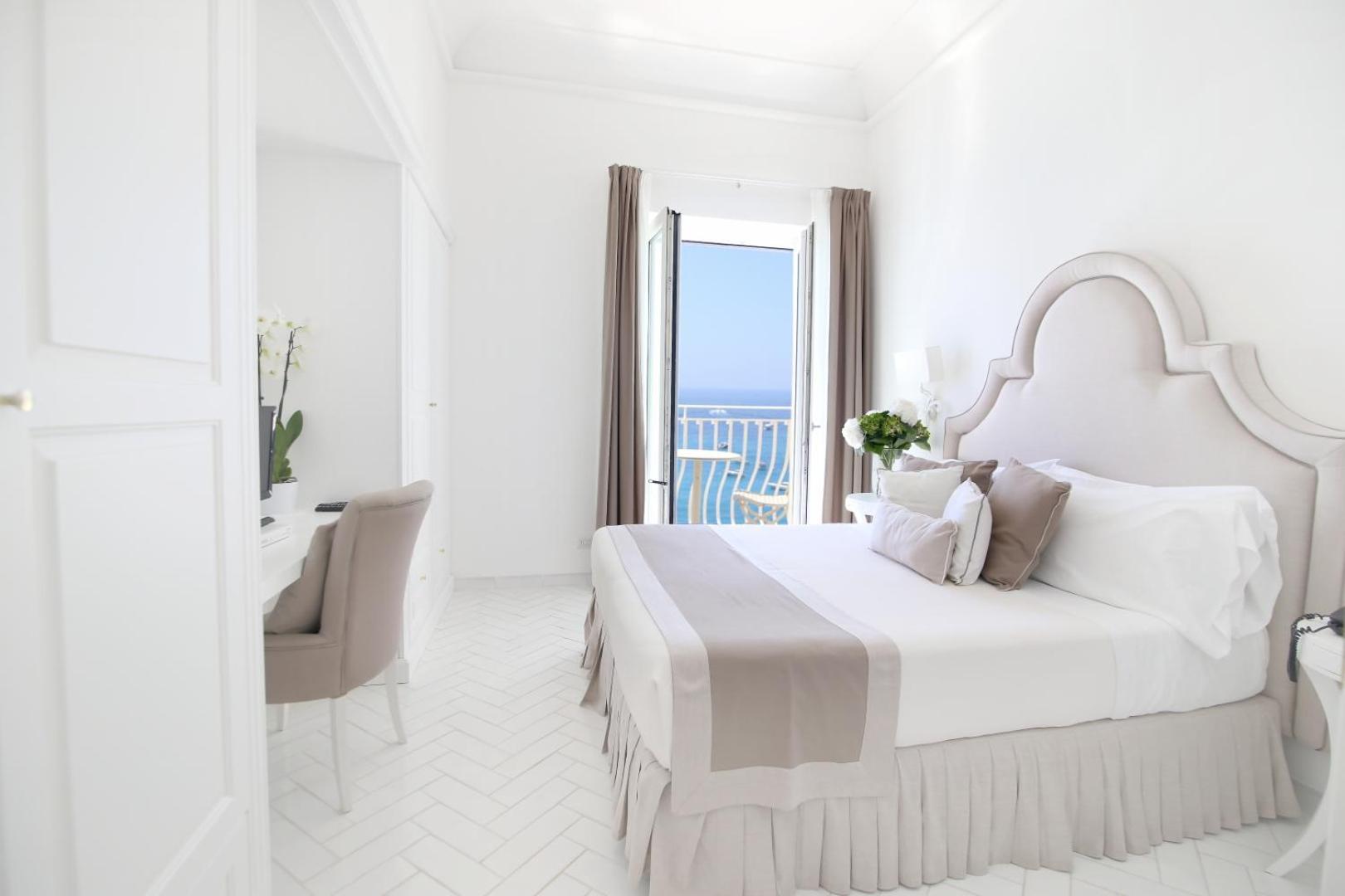 Deluxe Suite with Sea View