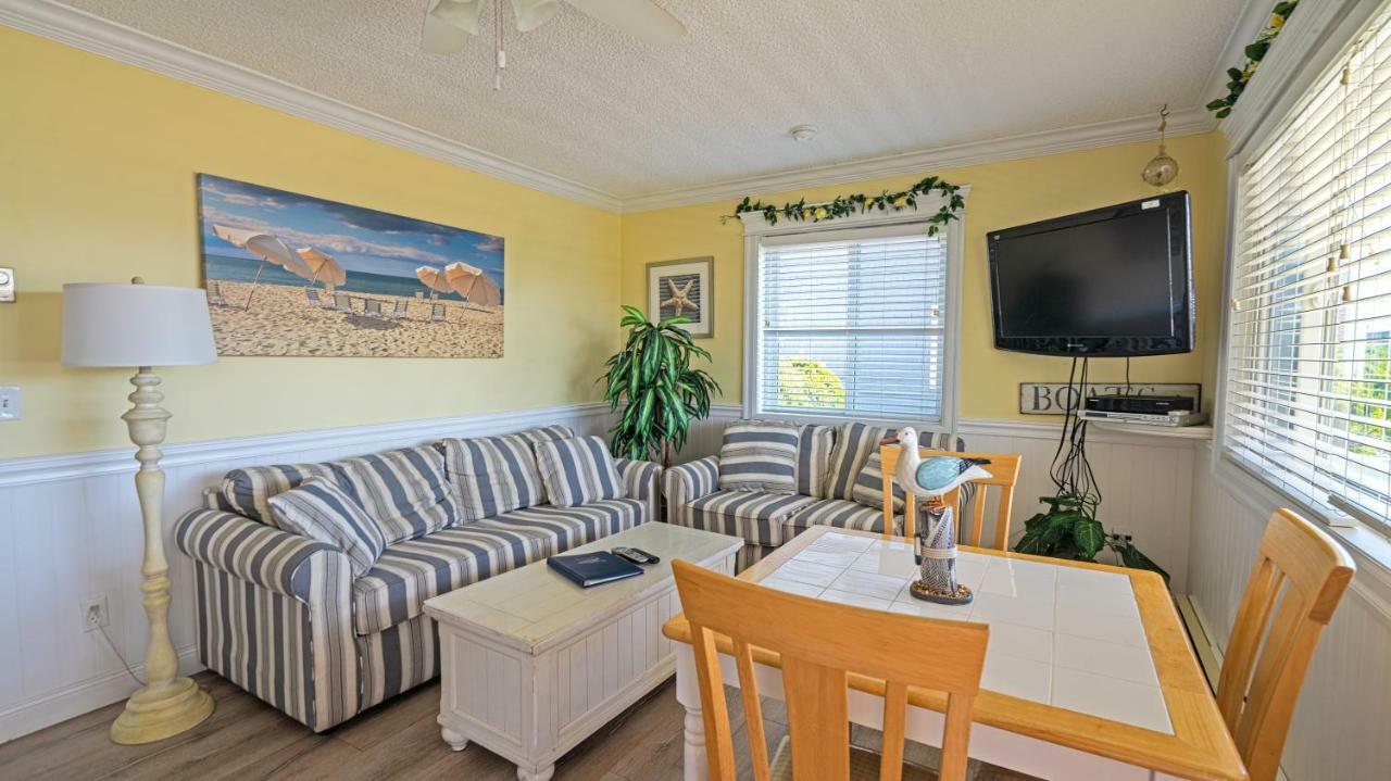 Lower One-Bedroom Suite with Sofa Bed