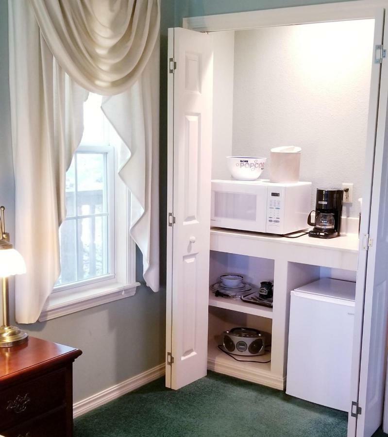 Dahlia Cottage