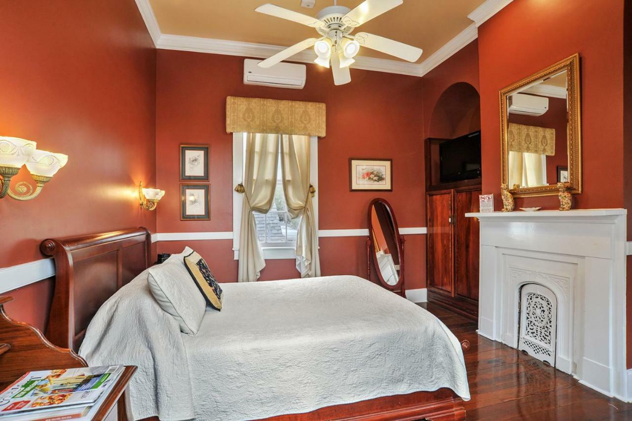 Queen Room with Spa Bath