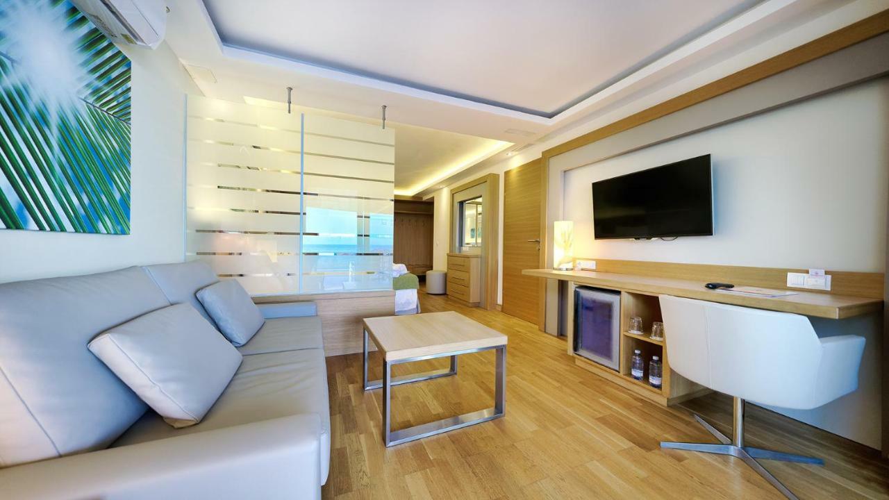 Suite with Sea View