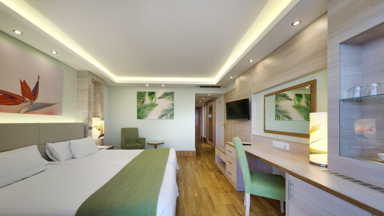 Twin Room with Side Sea View