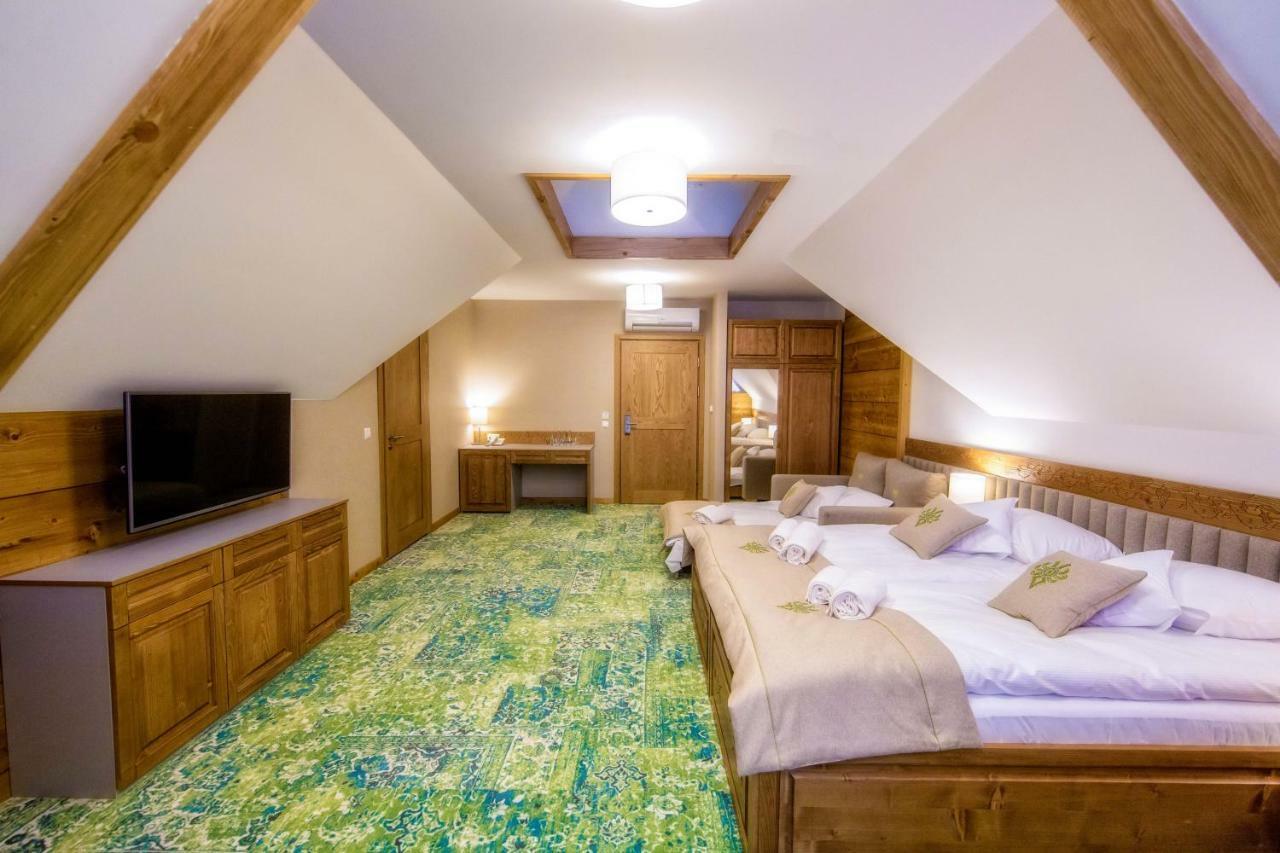 Premium Family Room