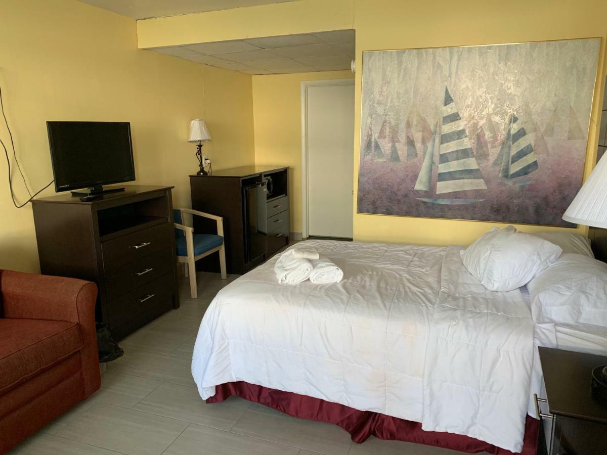 Deluxe Double Room (2 Adults + 1 Child)