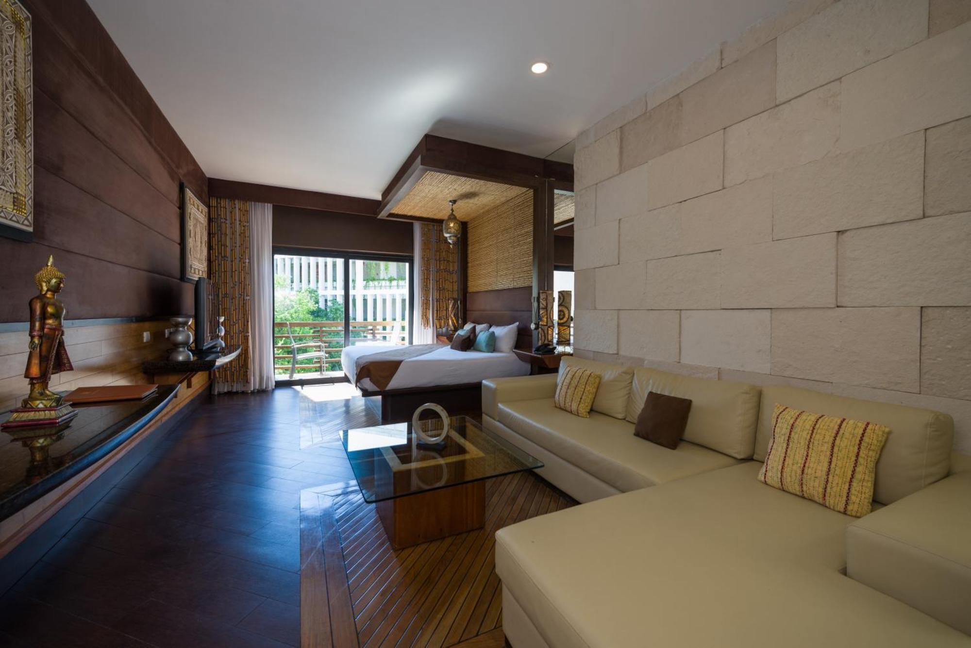 Junior Suite Street View