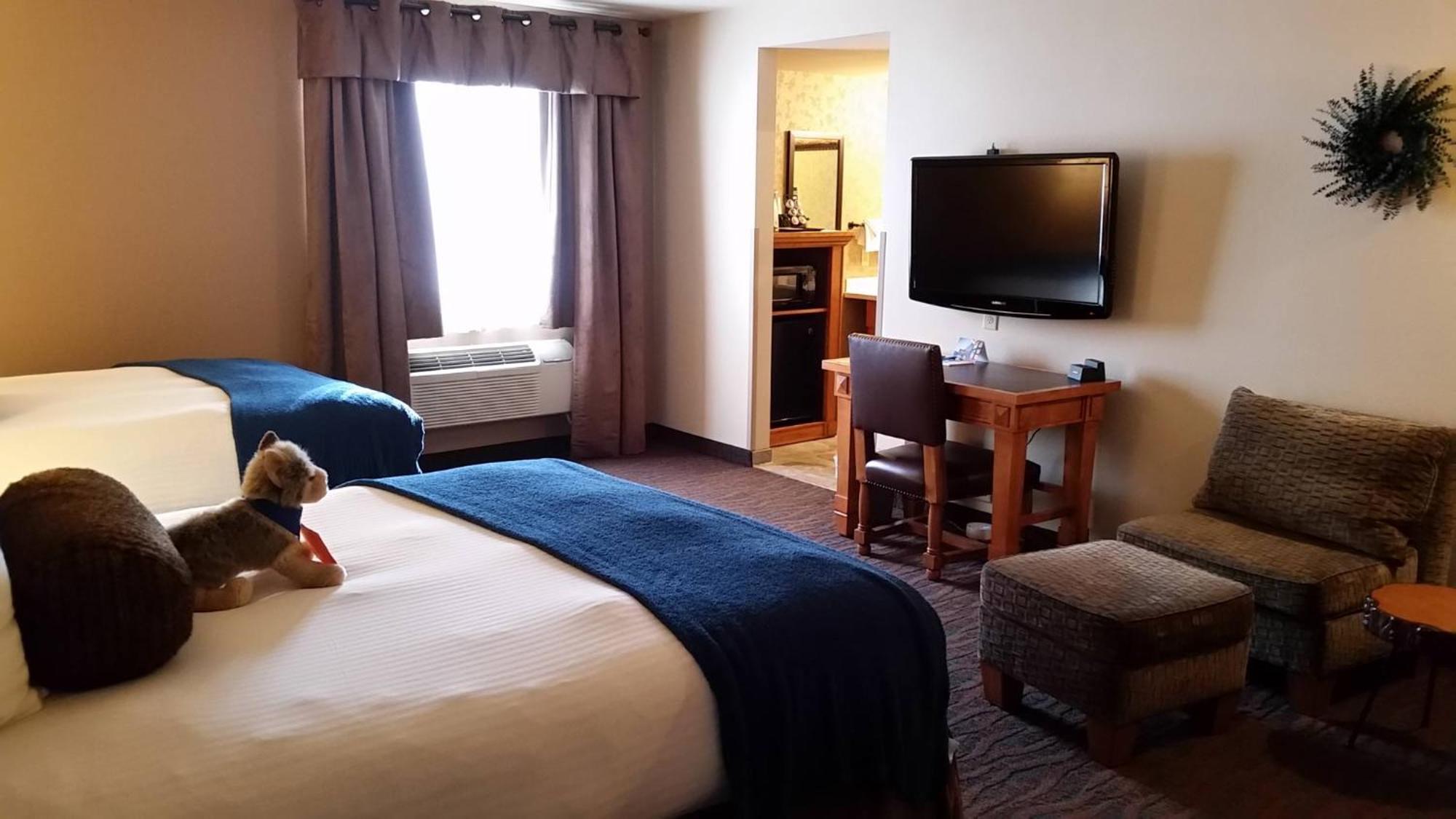 Courtyard Corner Room Two Queen Beds