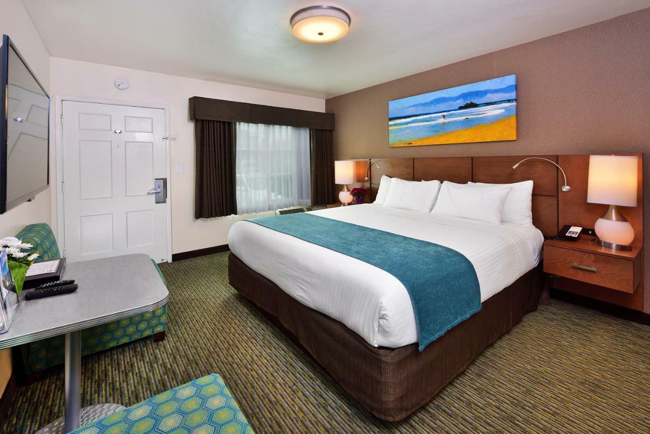 Petite King Room
