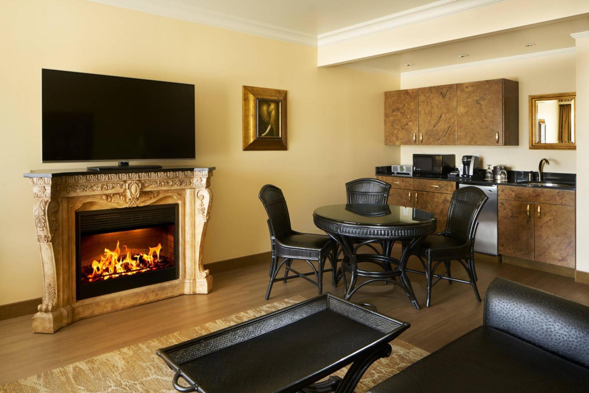 One-Bedroom Suite with Sofa Bed,837400637:JPEG