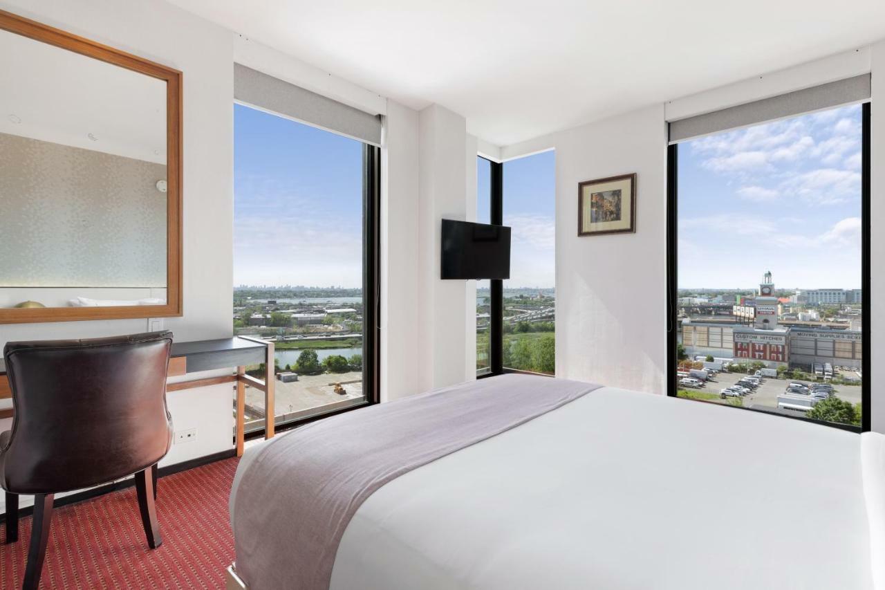 Queen Suite