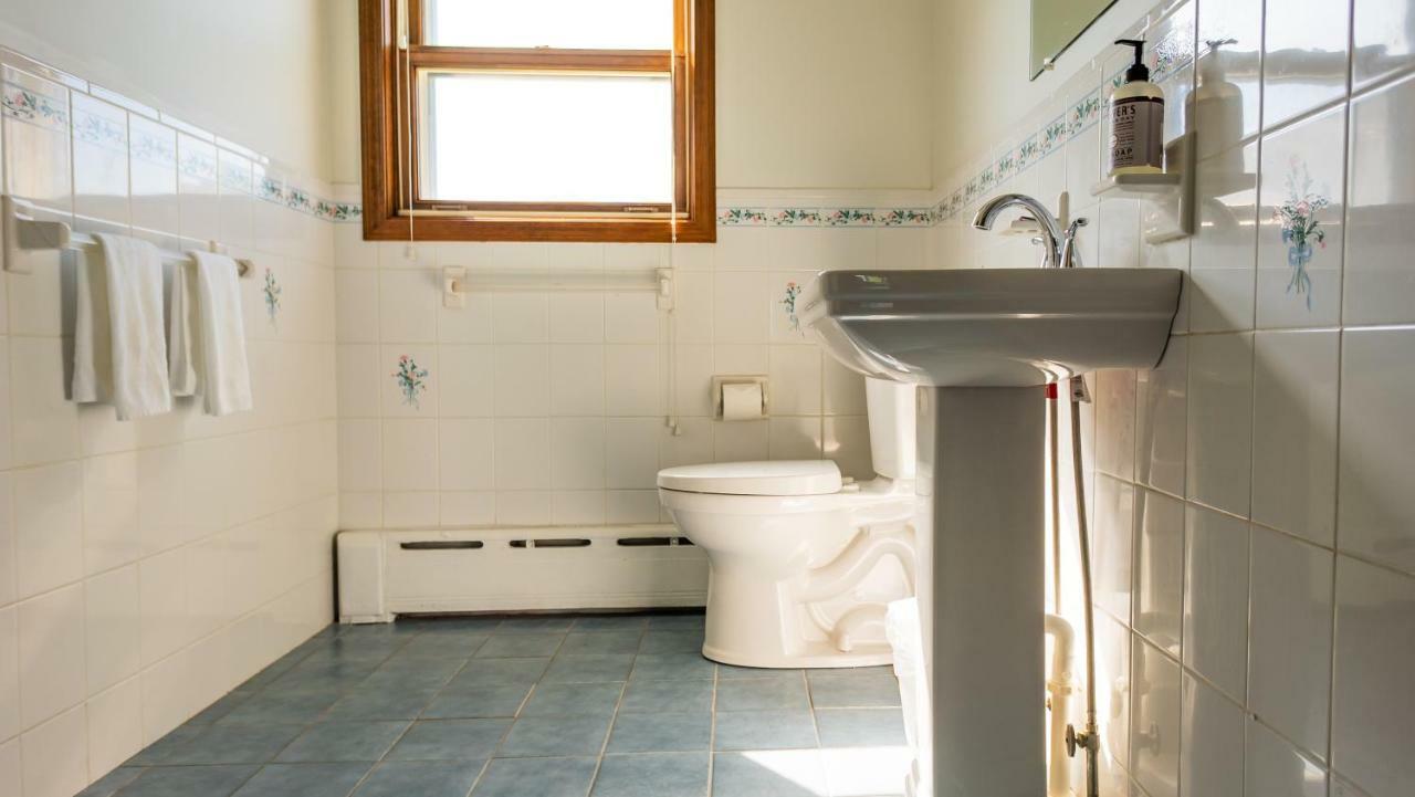 Five-Bedroom House,846430007:JPEG