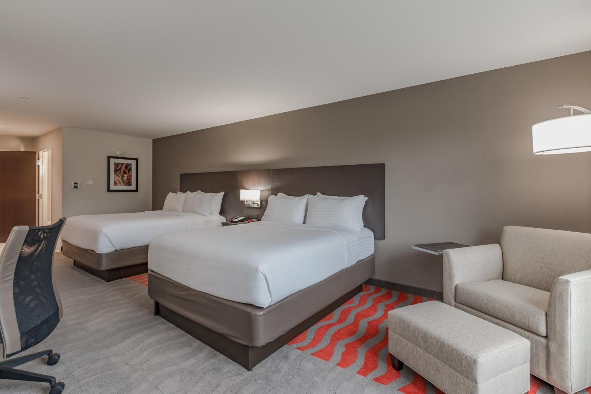 Standard Room with Two Queen Beds,847554878:JPEG