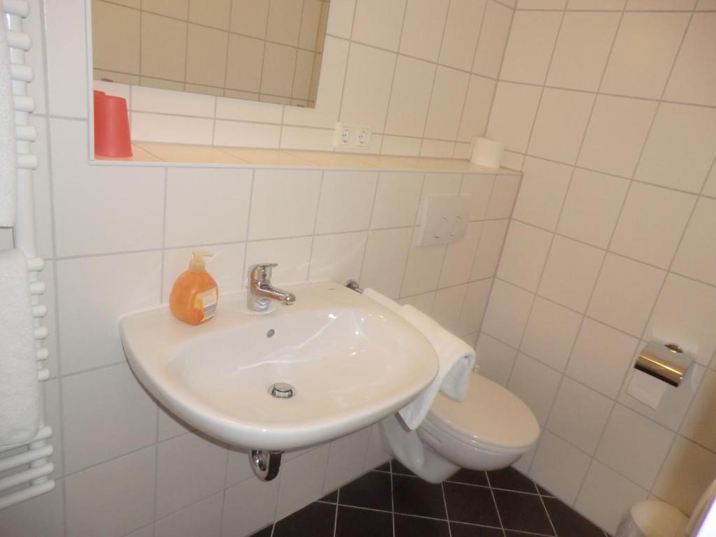 Double Room,8537392:JPEG