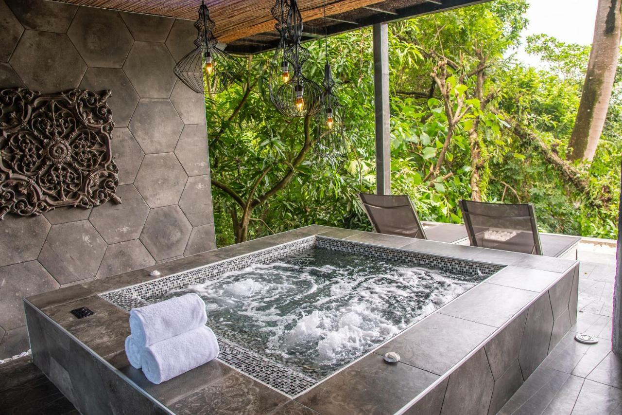 Pacific Spa Bath Suite,1075889476:JPEG