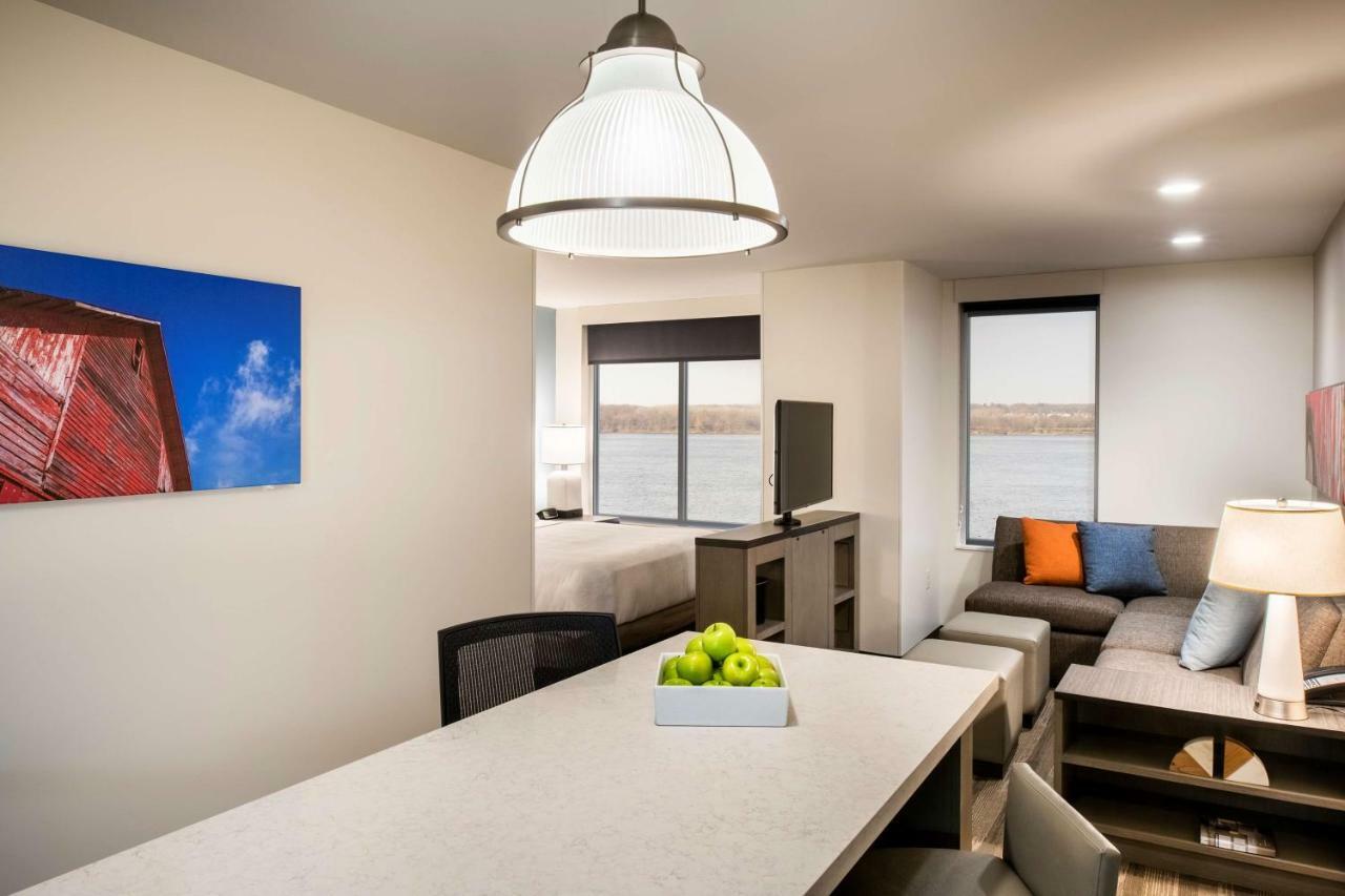 King Studio Suite with Kitchen and Sofa Bed