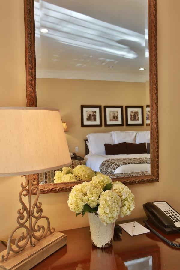Mini Suite Accessible King