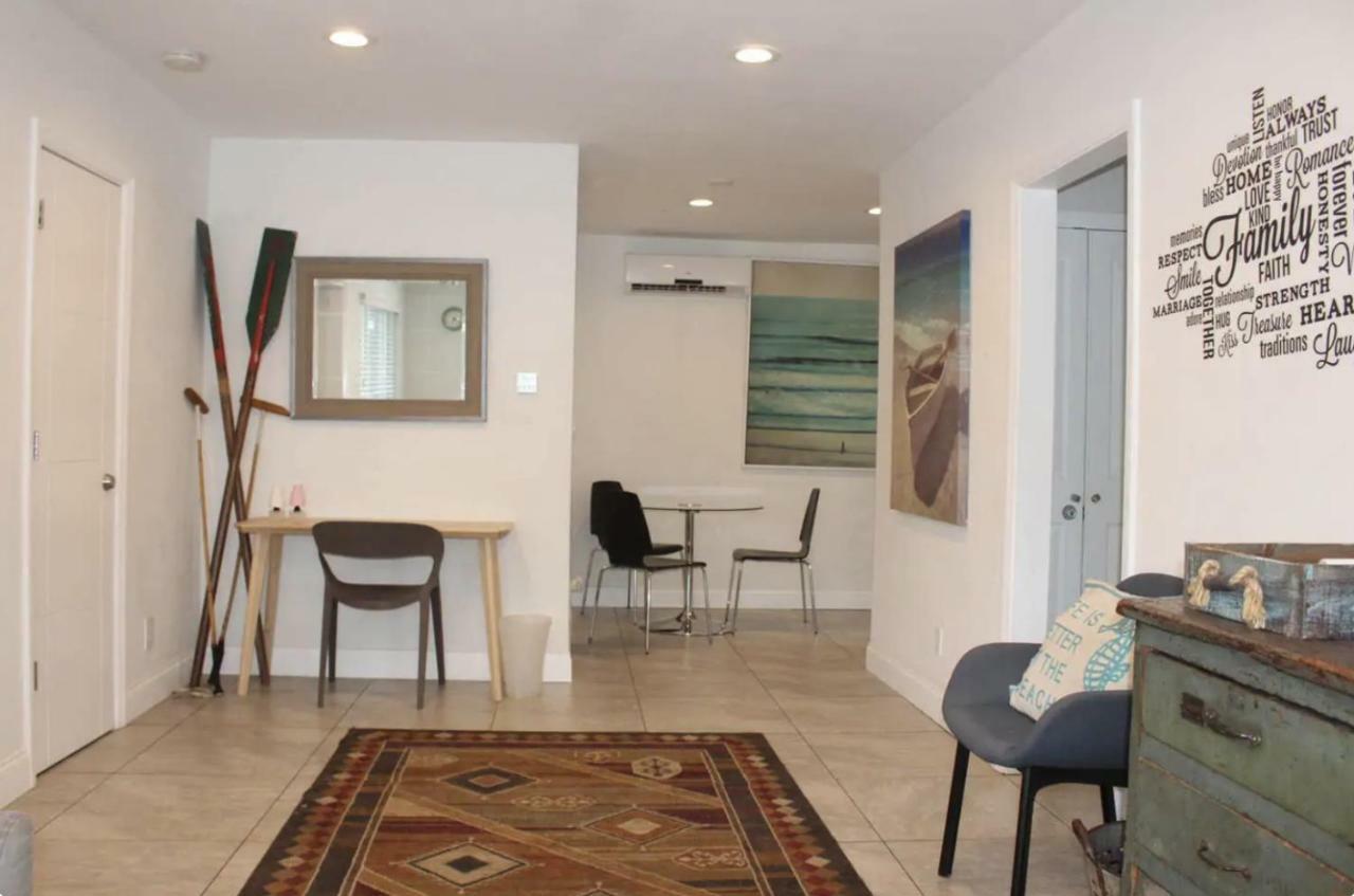Apartment with Pool View