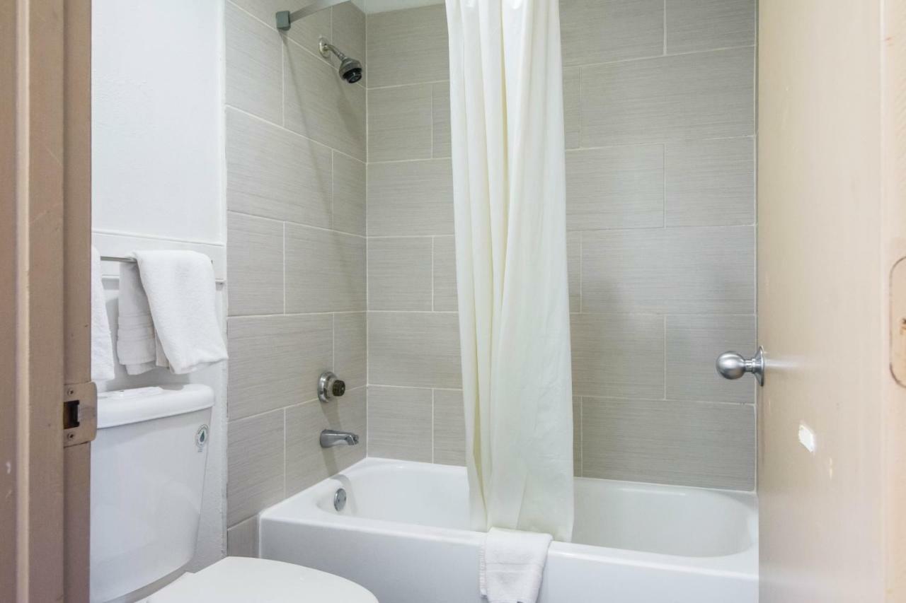 Double Room with Two Double Beds - Non-Smoking