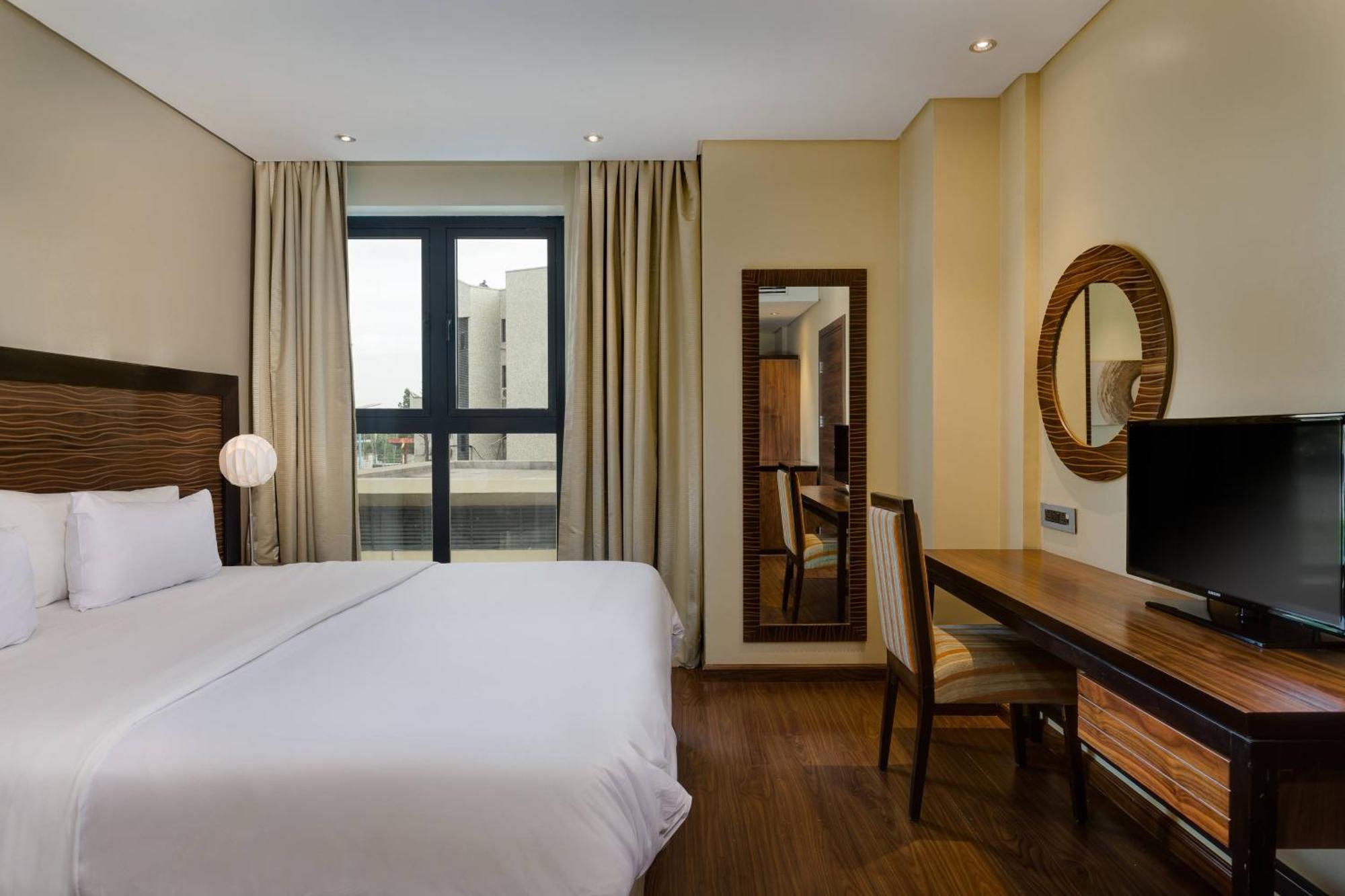 Deluxe Queen Room,913829020:JPEG