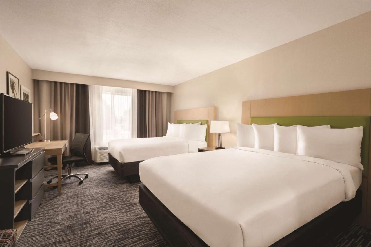 One-Bedroom Queen Suite - Non-Smoking,1708210592:JPEG