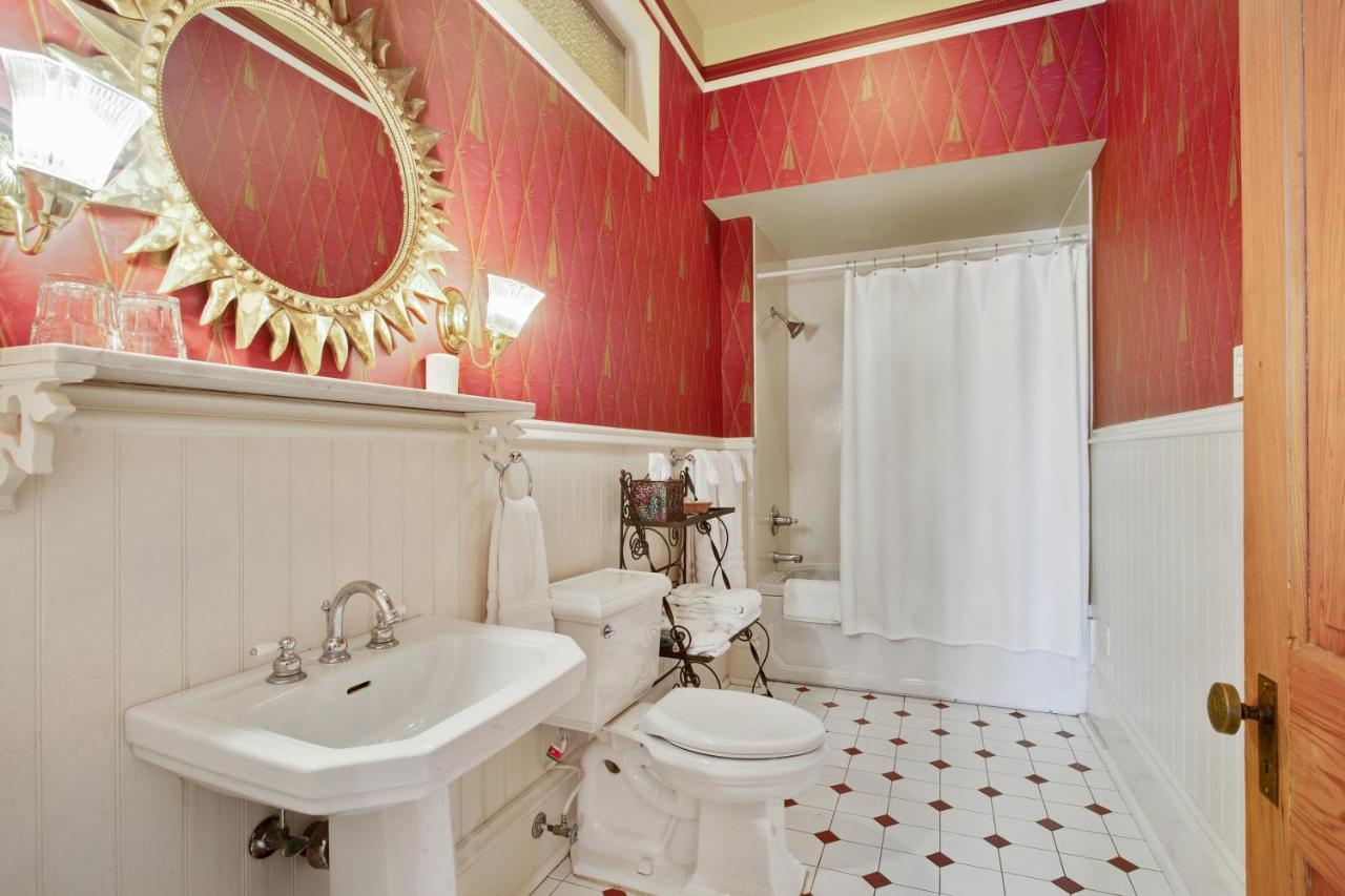 Superior King Room with Balcony,926345251:JPEG