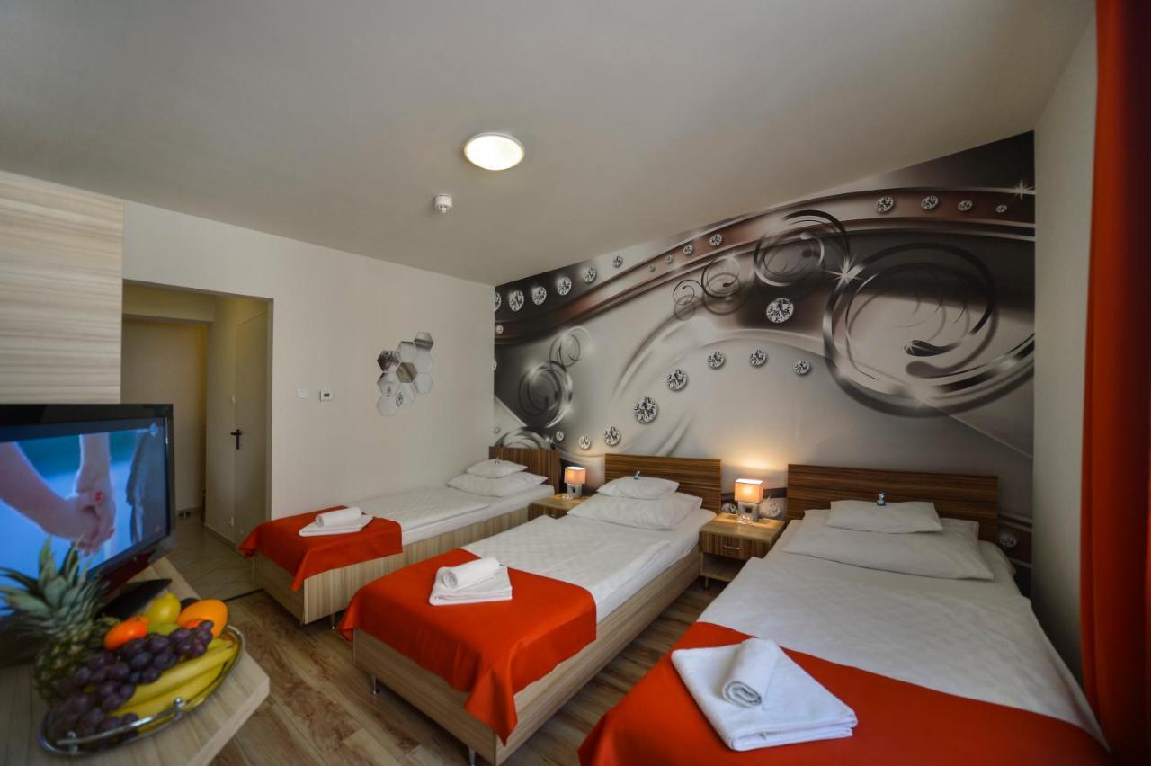 Triple Room (3 Separate beds)