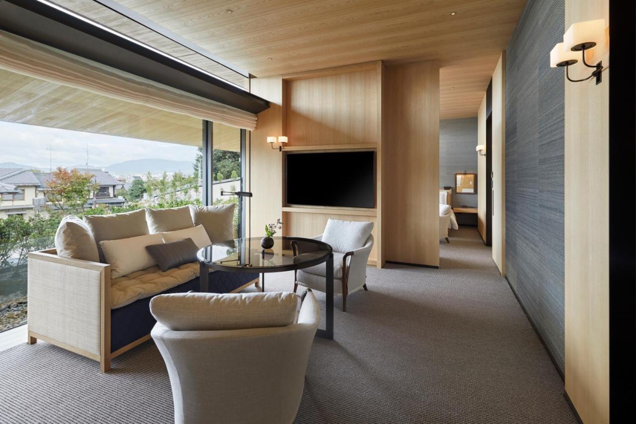 Park Suite with one king bed