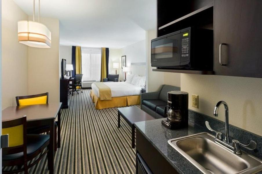 King Suite with Sofa Bed