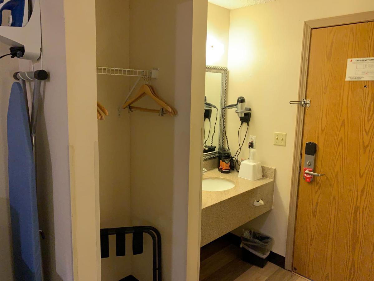 Standard Queen Room with Two Queen Beds - Non-Smoking