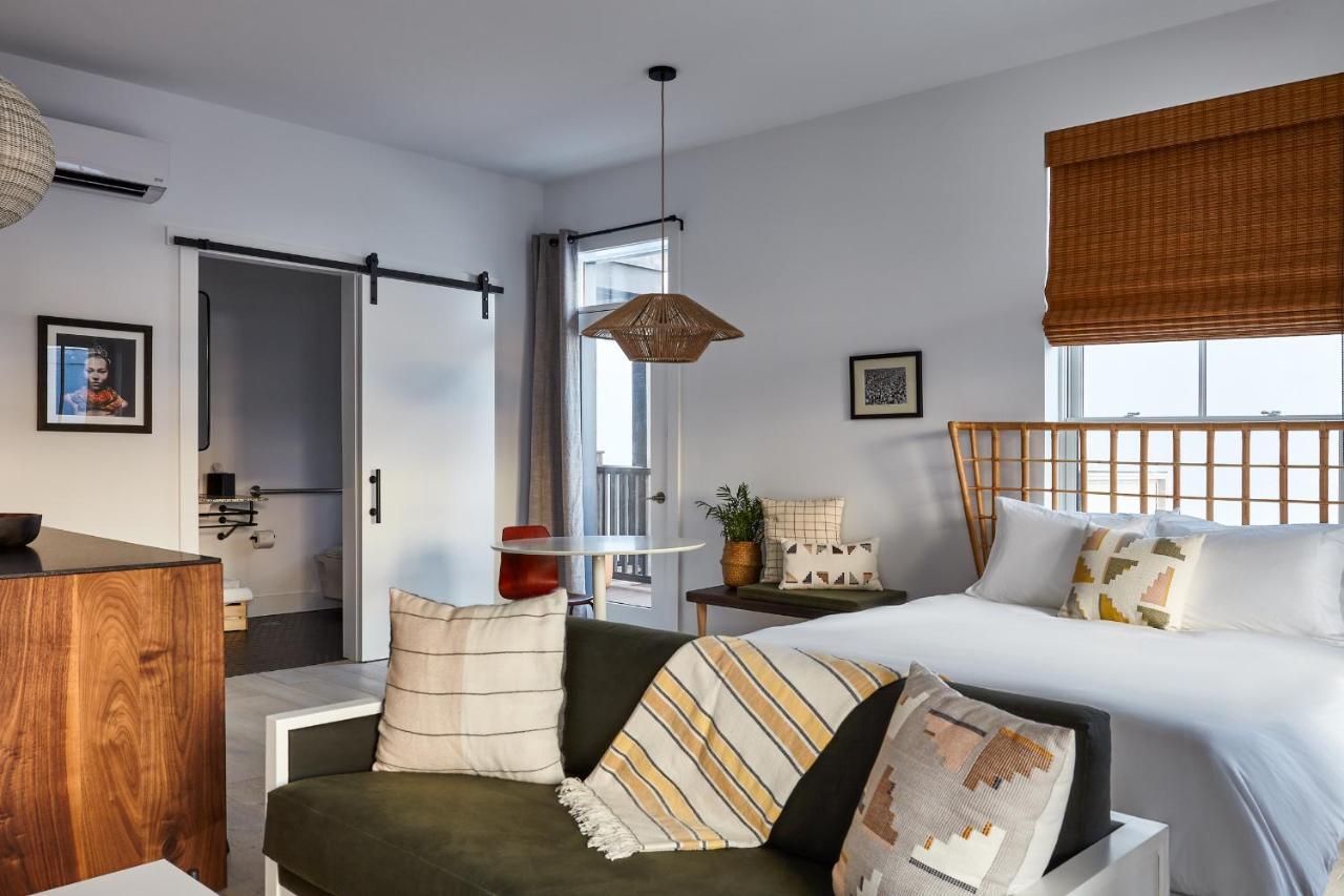 Queen Studio - Disability Access,941194291:JPEG