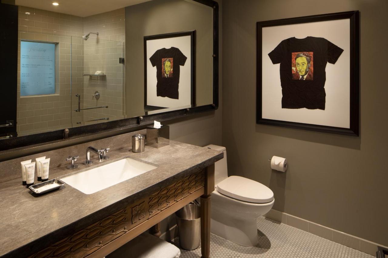 Premium Room, 1 King Bed,941901583:JPEG