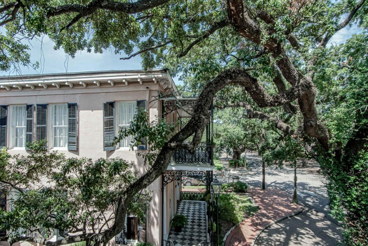 Two Double Beds, Historic W/ Balcony,942892141:JPEG