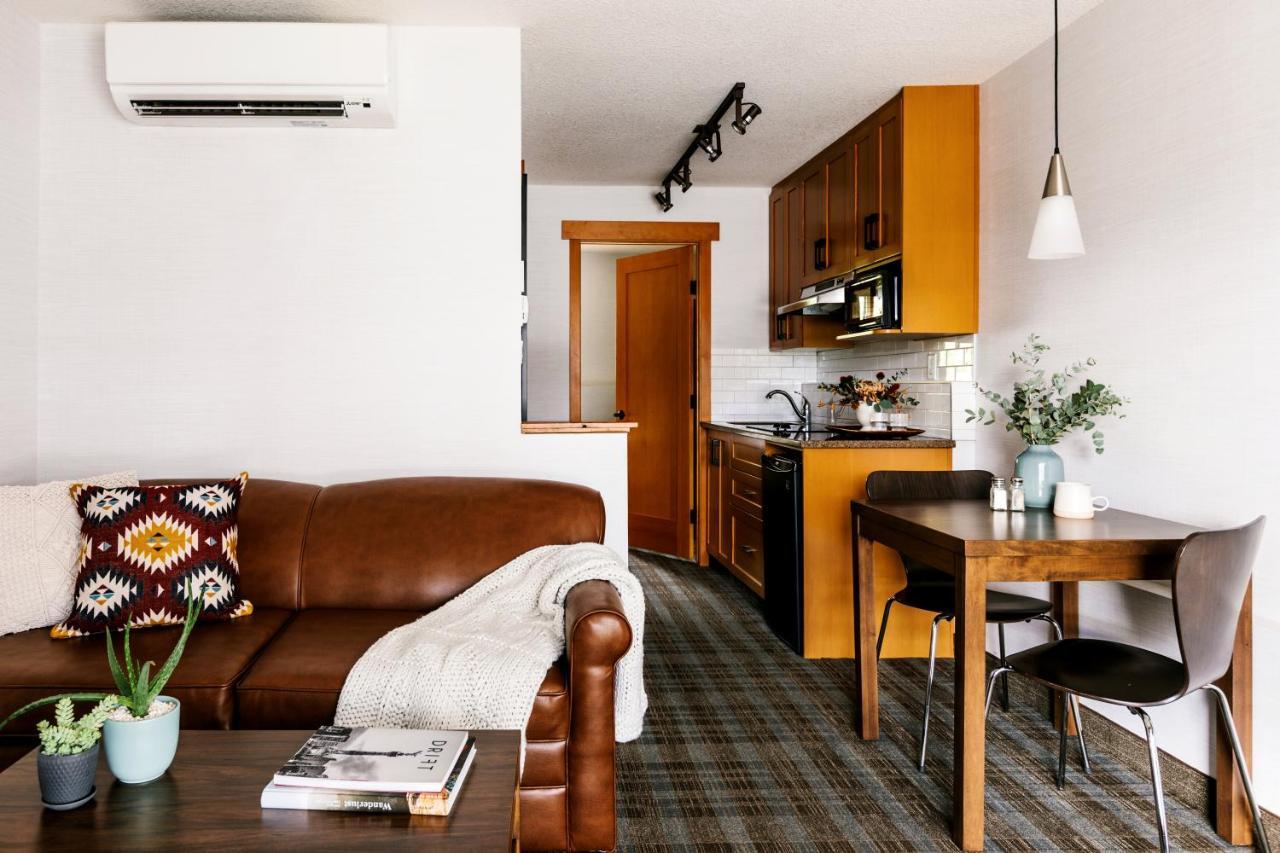 Whistler Room - One Queen bed and One Sofabed