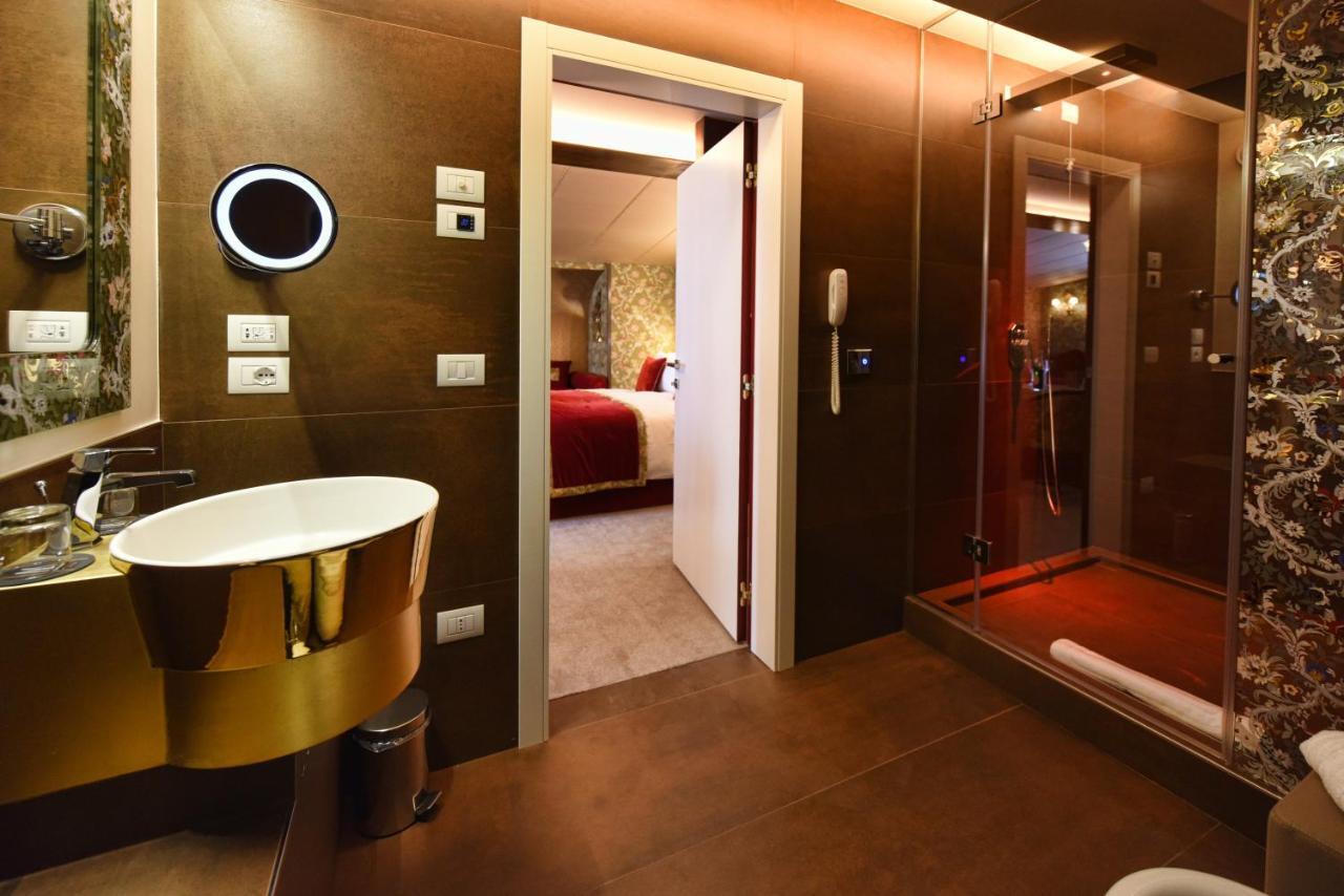 Executive King Suite with Private Terrace,1118590377:JPEG