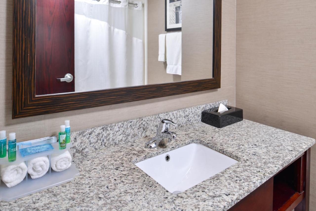 King Room - Mobility Access/Hearing Accessible
