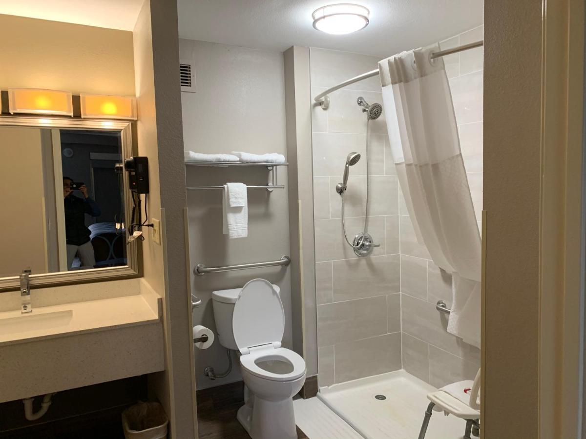 King Room - Mobility Access/Non-Smoking