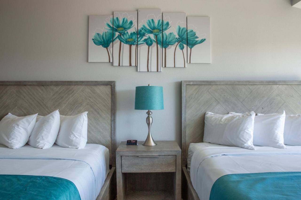Luxury Room with Two Queen Beds,1154077722:JPEG