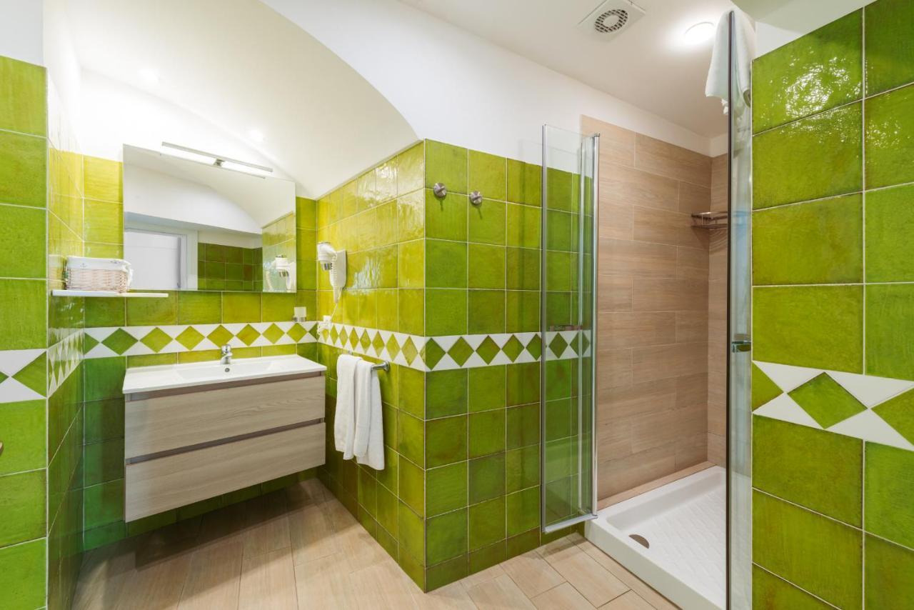 Classic Double Room with Shared Terrace