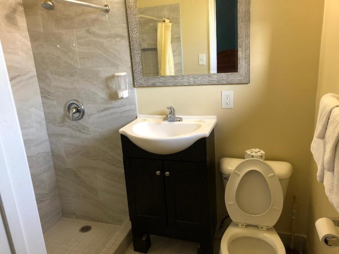 Double Room with Two Double Beds - Smoking