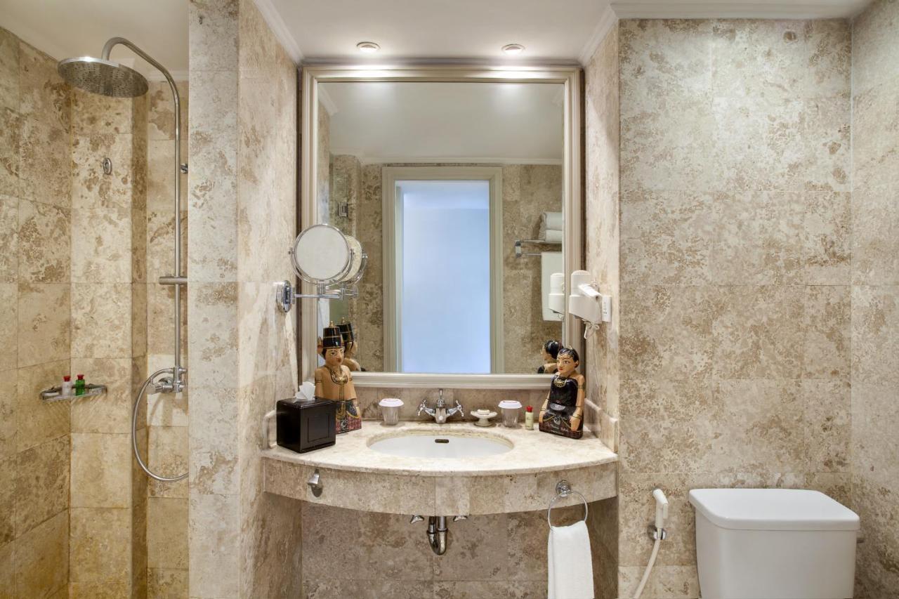 Deluxe Legacy King or Twin Room