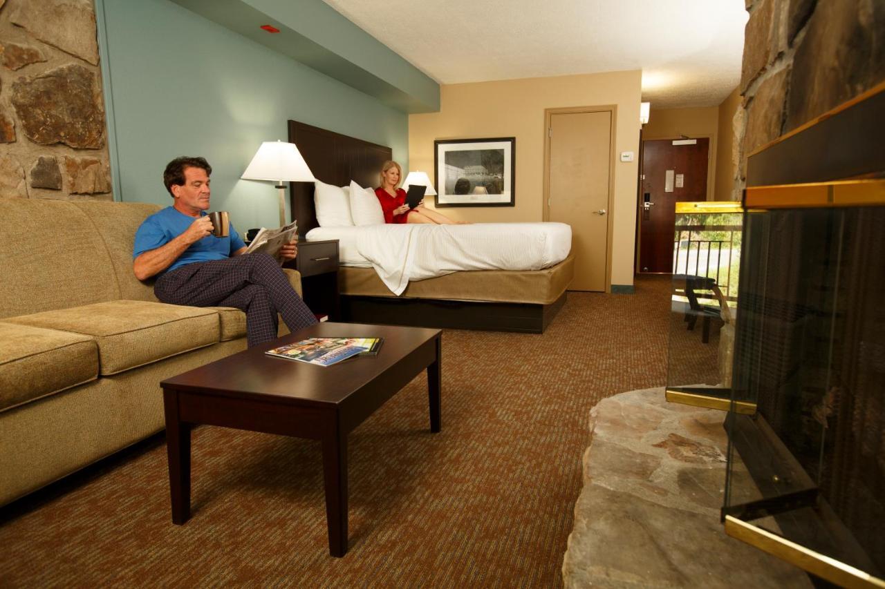 King Executive - Fireplace Suite